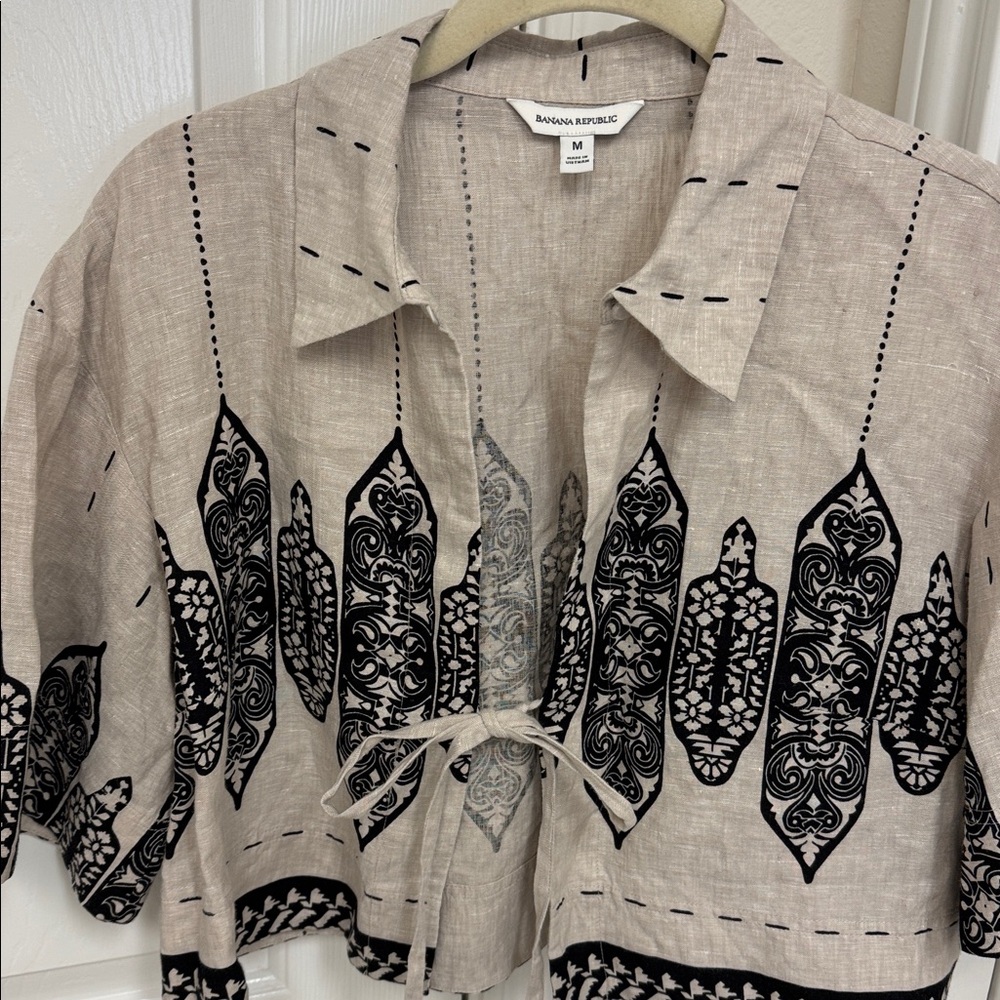 Banana Republic Beige and Black Patterned Top